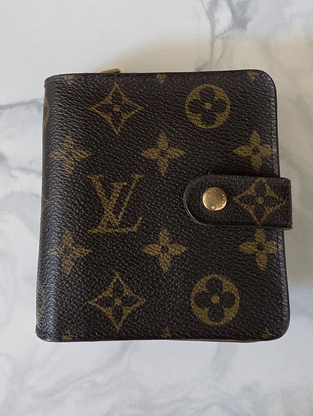 AUTHENTIC Louis Vuitton Monogram Bifold Snap Wallet (Pre-loved Condition!)